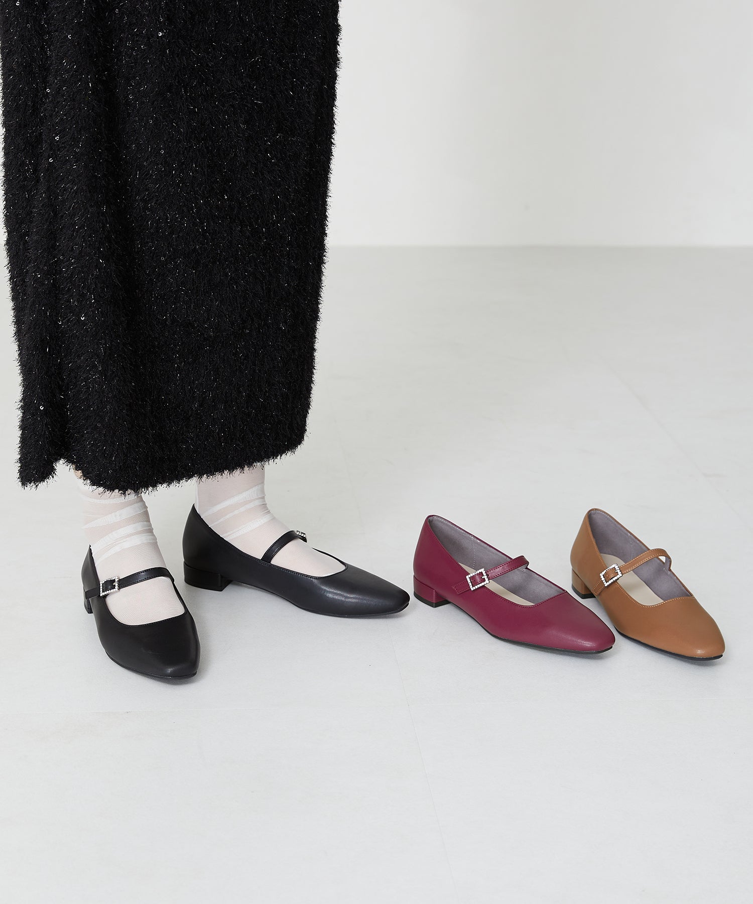 【WEB限定】ビジューバックルストラップパンプス/32302