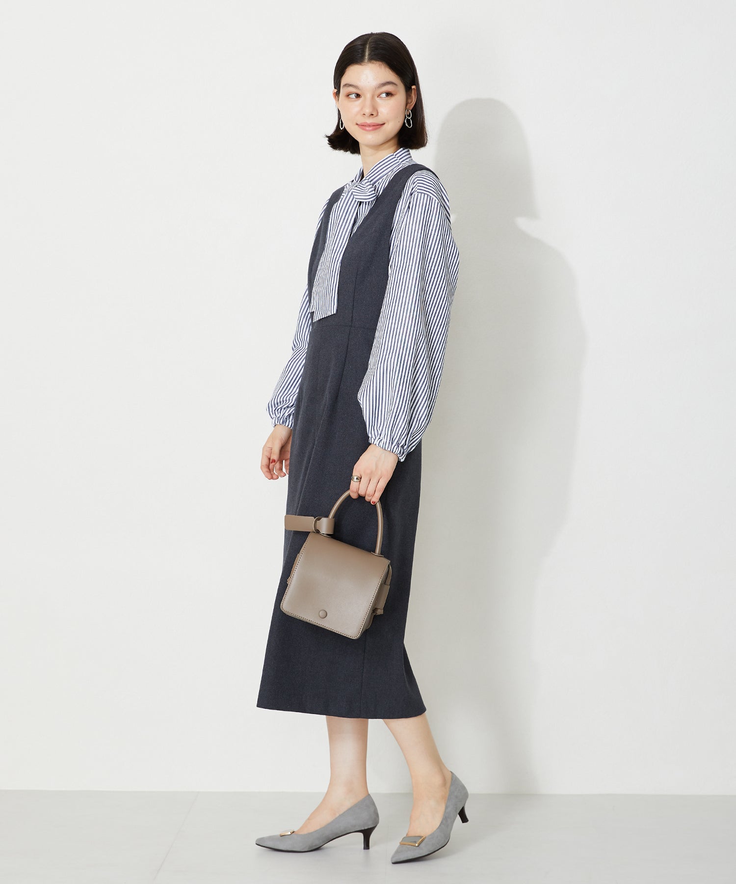 【WEB限定】2wayスクエアモチーフヒールパンプス/32308