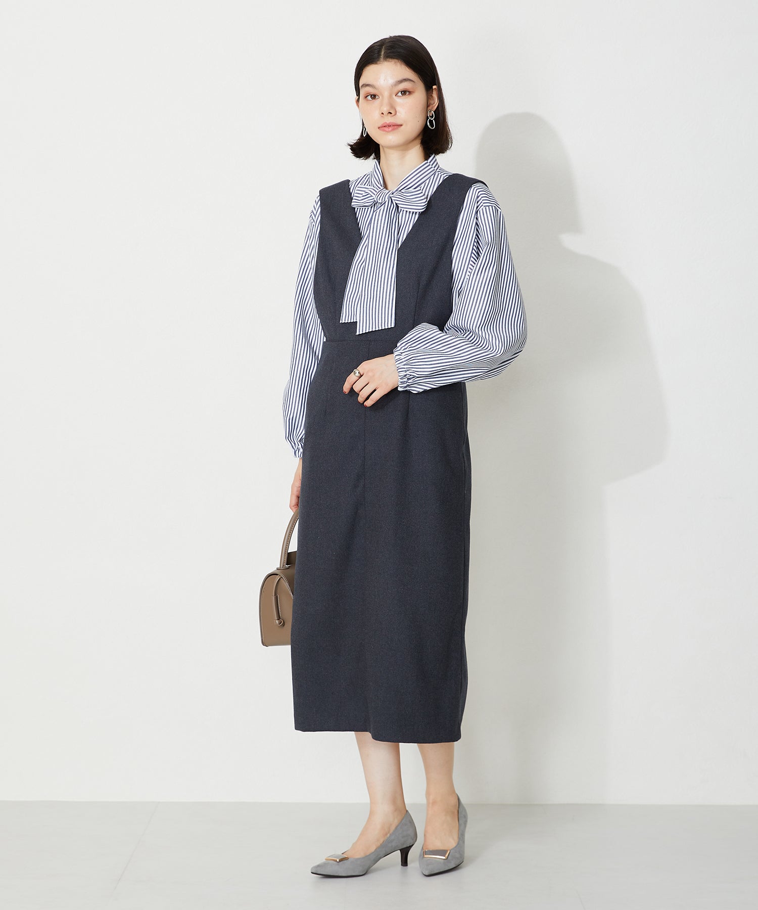 【WEB限定】2wayスクエアモチーフヒールパンプス/32308